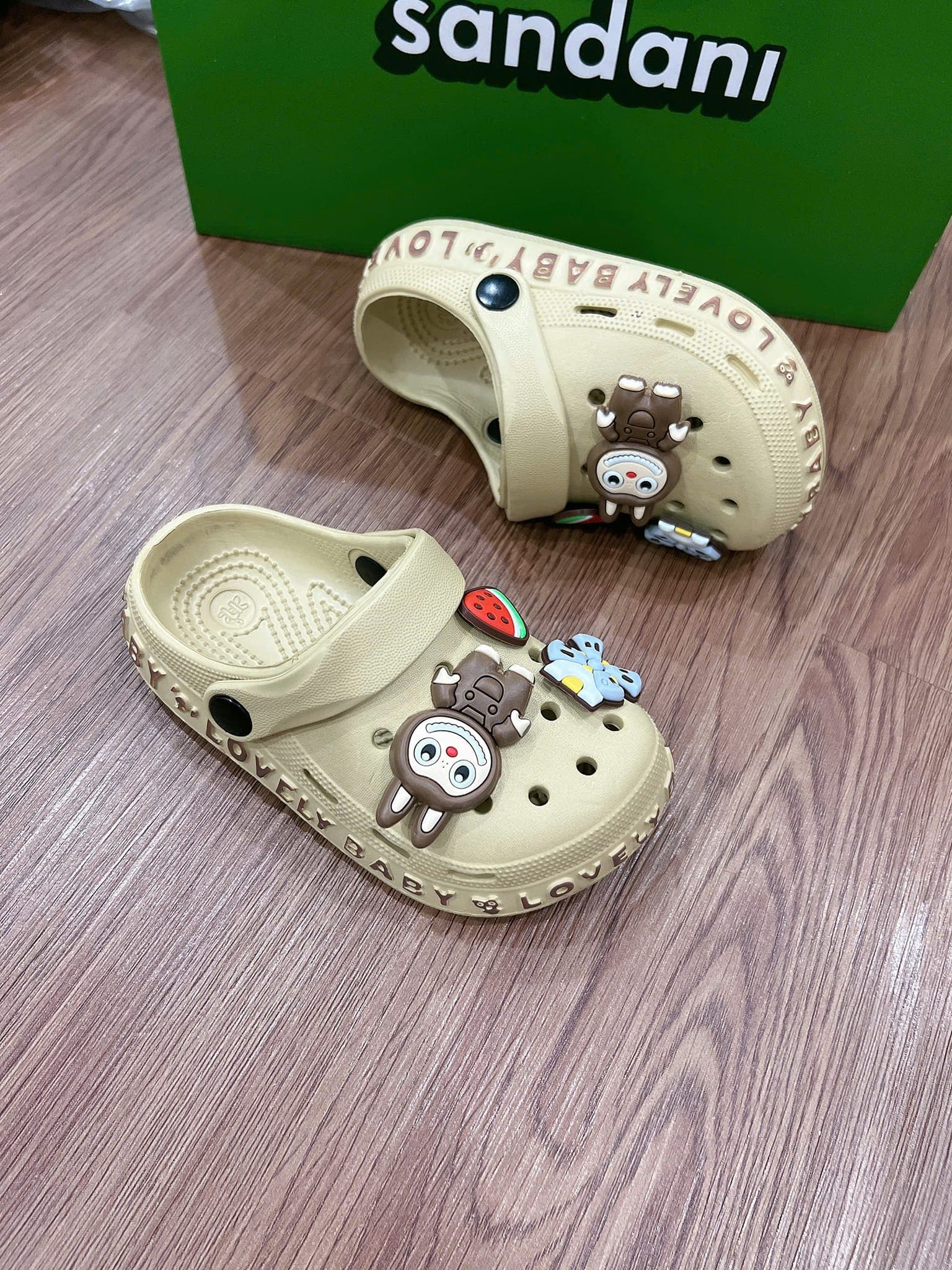 Dép Ulatroi labubu hàng size lẻ