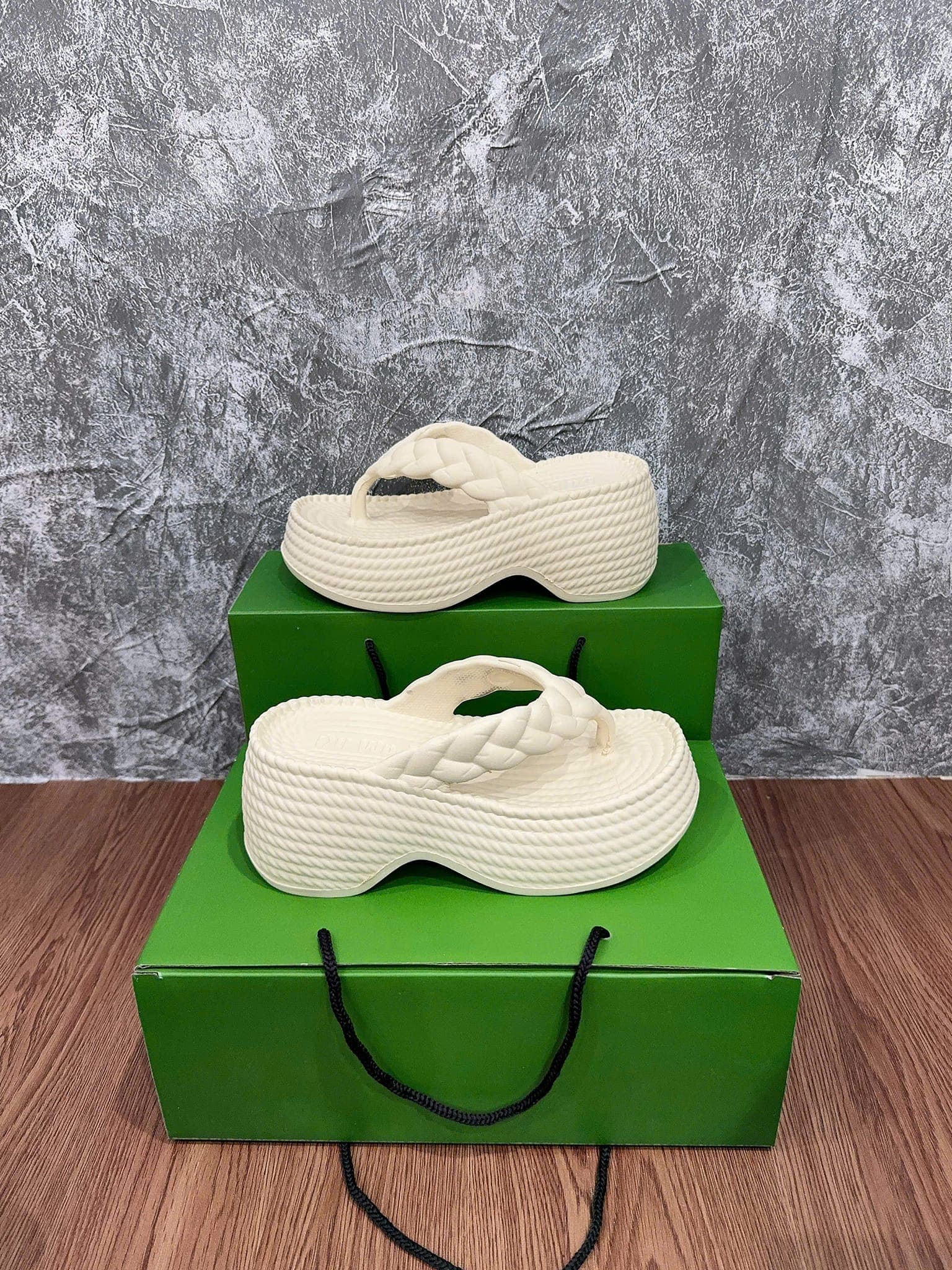 Hàng mã kẹp xinh